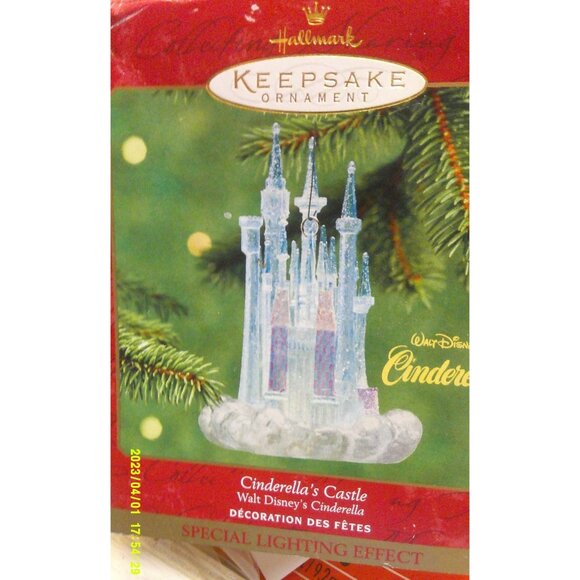 Disney Hallmark Keepsake Ornament 2023 Cinderellas Castle Light Effect  AB20 ee - Picture 3 of 4
